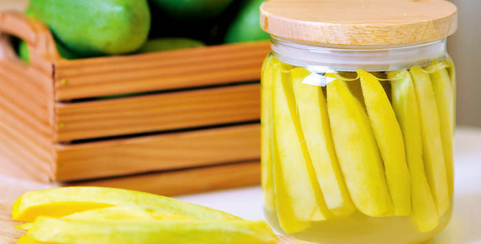 burong mangga (pickled green mangoes)