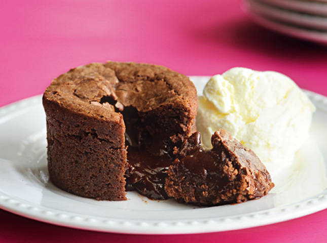 Easy chocolate molten cakes recipe | Good Food
