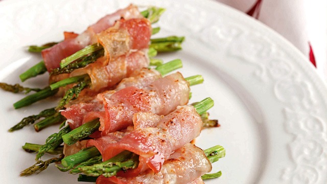 Bacon-wrapped Asparagus Rolls Recipe