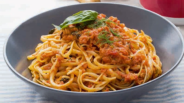 Crab deals pasta sauce