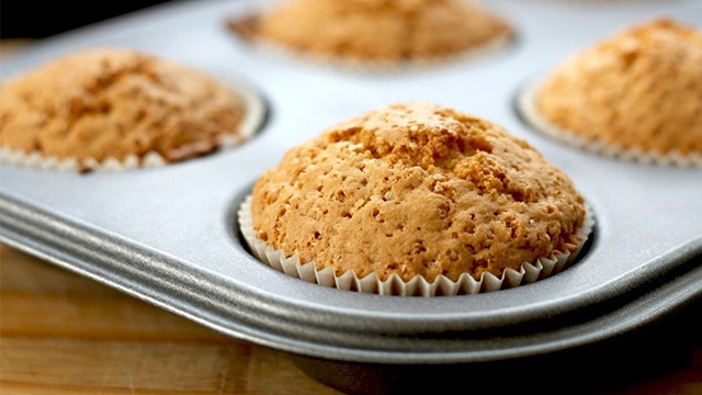 Light Baking Pan vs. Dark Baking Pan