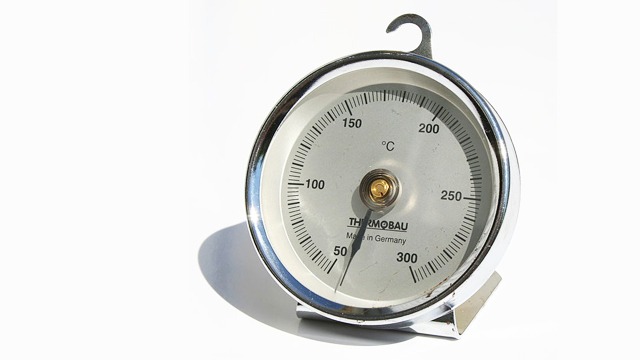 How to USE an OVEN THERMOMETER for Baking Cakes. #Oluchiimoh