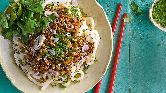 Spicy Dan Dan Noodles Recipe | Yummy.ph