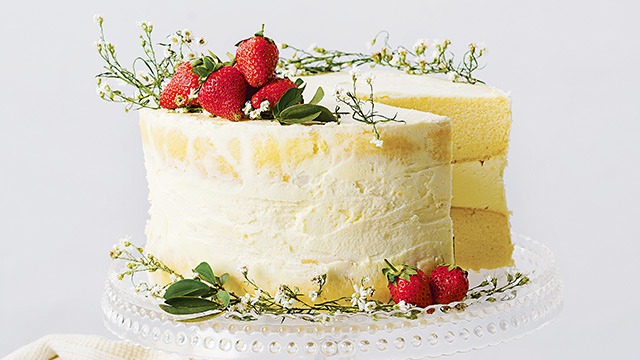 White chocolate deals and strawberry cake