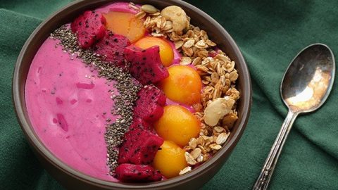 Mango-Dragon Fruit Smoothie Bowl Recipe