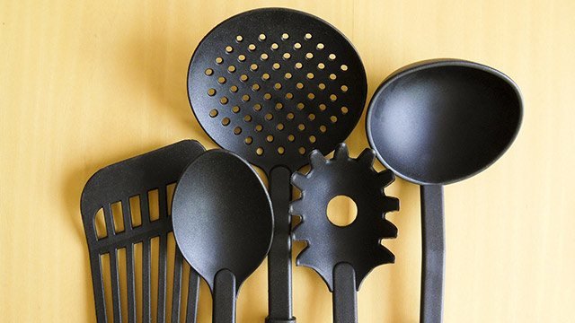 silicone and heat resistant kitchen utensils