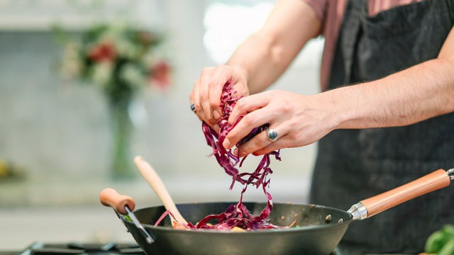 The 10 Commandments to Cooking With a Wok