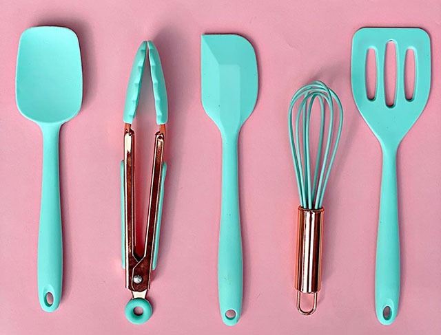 Perfect baking utensils.. pastels!!