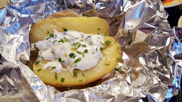 Baking Hack: How and Why to Line a Baking Pan with Foil