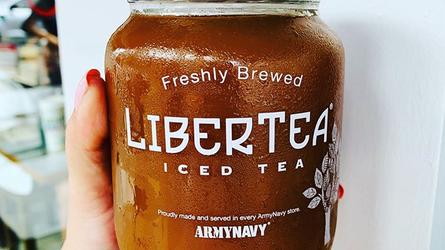 https://images.yummy.ph/yummy/uploads/2019/11/army-navy-libertea-reusable-glass-jar-01-3.jpg