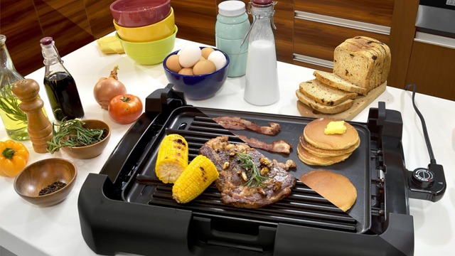 https://images.yummy.ph/yummy/uploads/2020/03/baumann-living-2-in-1-reversible-grill-griddle.jpg