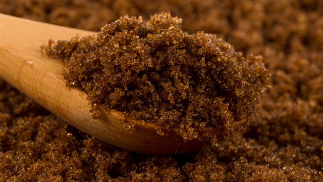 Brown Sugar vs. White Sugar: What's the Difference?