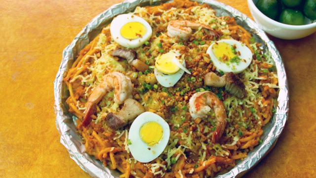 This Bataan Dish Combines Spaghetti + Palabok And You Can Get It In Taytay