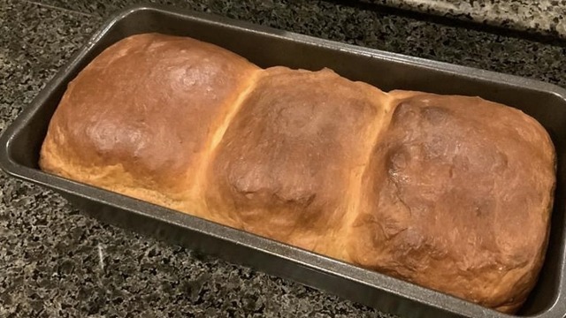 https://images.yummy.ph/yummy/uploads/2020/07/lea-salonga-bakes-japanese-milk-bread-01-1.jpg