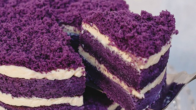 https://images.yummy.ph/yummy/uploads/2020/07/olivas-ube-cream-cheese-cake-3.jpg