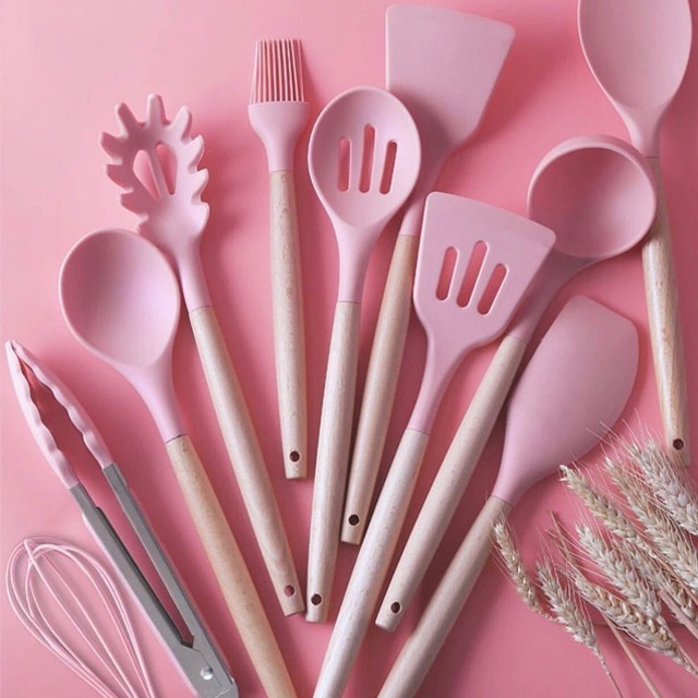 VIDEO} DIY Pink Kitchen Tools (and my pink baking supply collection!)