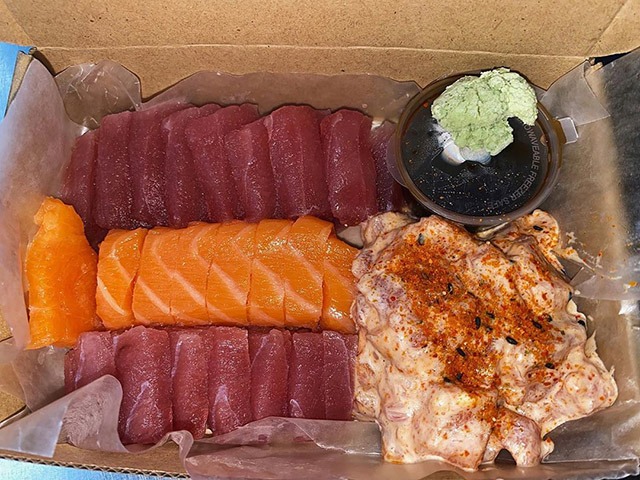 Spicy and Regular Tuna and Salmon Mix from Oh My Sashimi