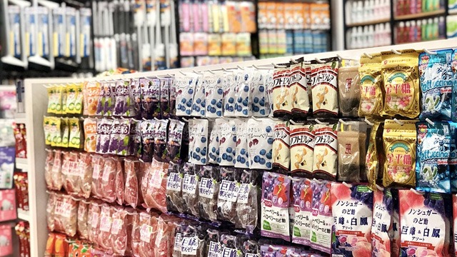 Daiso Snacks: 8 Japanese Snacks You Should Be Buying at Daiso