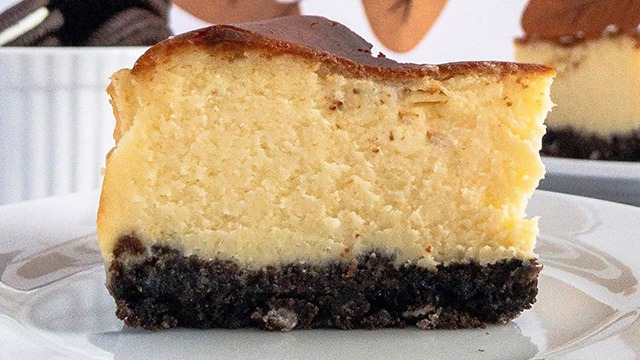 This Burnt Basque Cheesecake Has An Oreo Cookie Crust