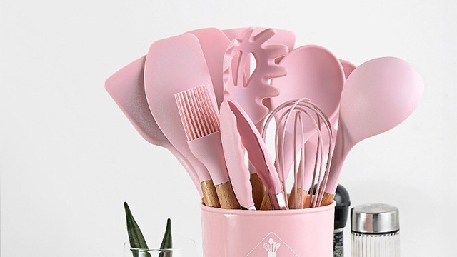 https://images.yummy.ph/yummy/uploads/2020/08/pink-baking-tools-2.jpg