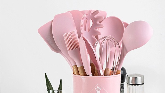 VIDEO} DIY Pink Kitchen Tools (and my pink baking supply