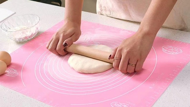 What Are Silicone Baking Mats And How To Use It For Baking And Cooking