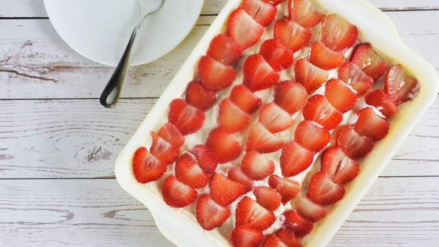 Strawberry Graham Cake Recipe