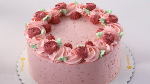 Goldilocks Introduces Strawberry Lush Cake