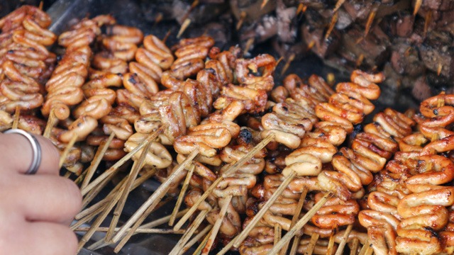 How To Cook Isaw At Home - Yummy.ph