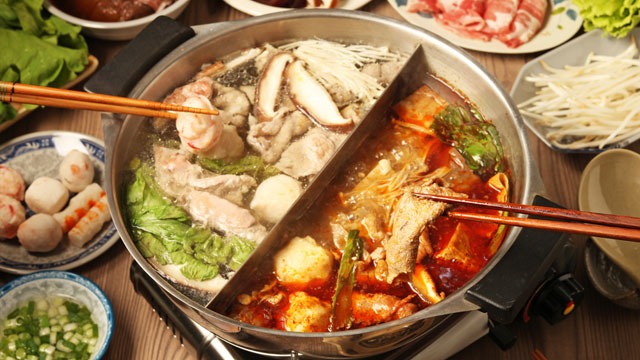 How To Turn Instant Ramen Into Hot Pot