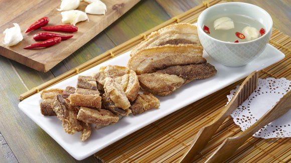 Here's a Really Delicious Summer Party Menu Your Guests Will Never