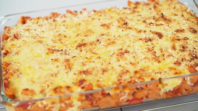 You can use any kind of cheese to create the cheesy top of this baked macaroni recipe.