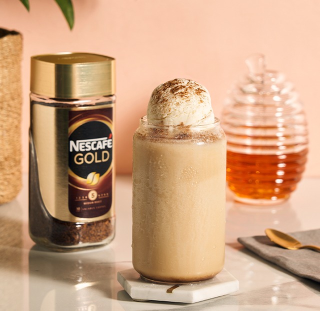 https://images.yummy.ph/yummy/uploads/2022/12/yummy-nescafegold-insert-iced-cinnamon-honey-1622699108.jpg