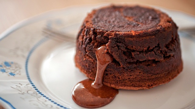 chocolate lava cake with dripping chocolate filling