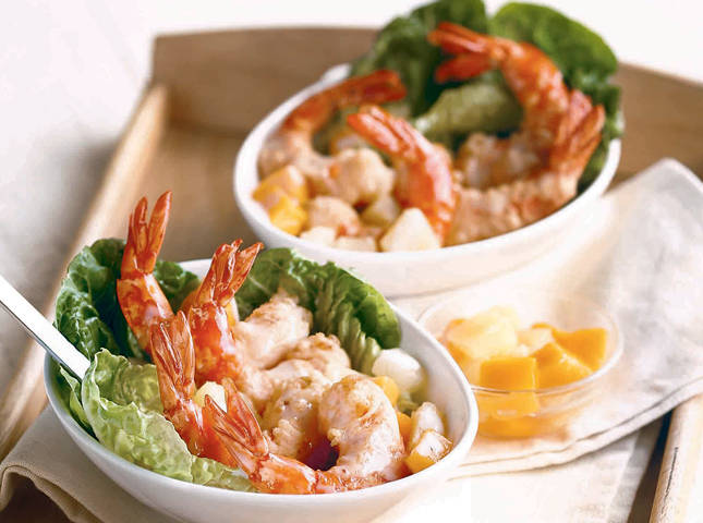 Hot Prawn Salad with Mangoes and Pineapple