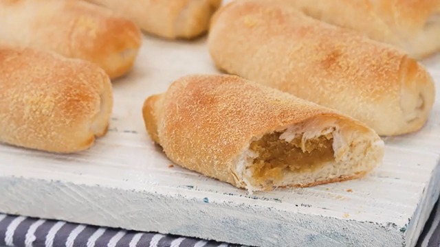 spanish bread with filling showing closeup