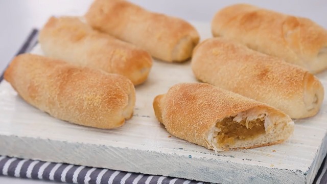 spanish bread with filling showing